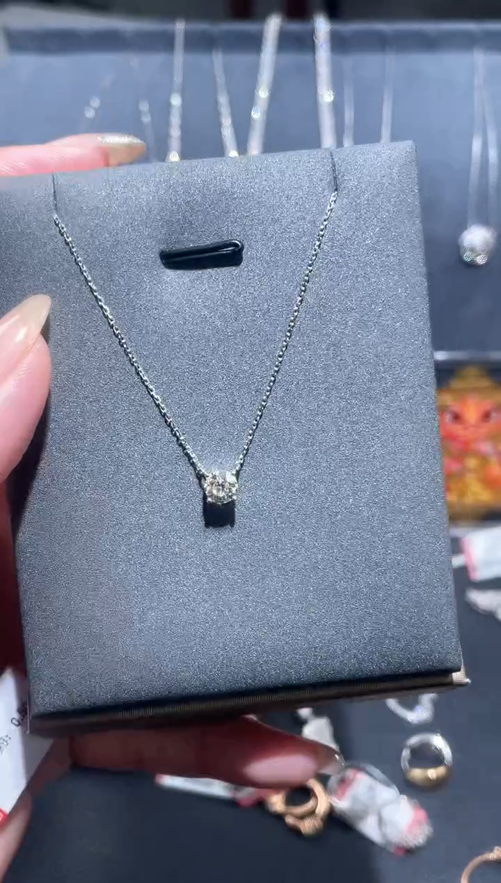 【闪购商品】钻石项链18K金镶嵌钻石项链