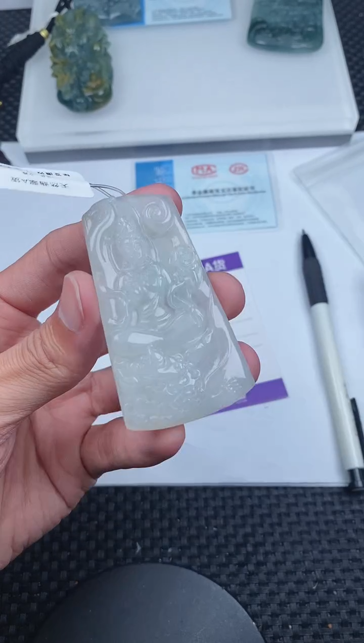 【闪购商品】翡翠颈饰未镶嵌          