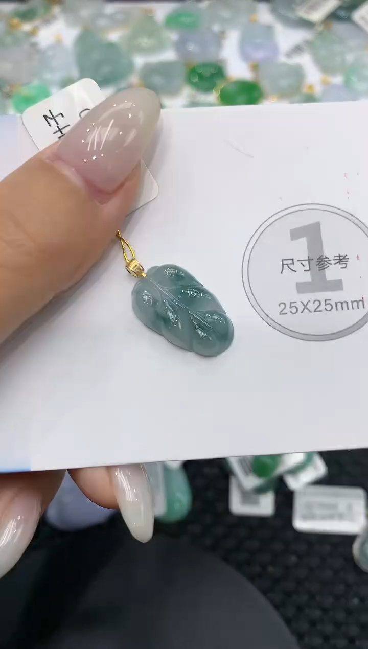 颈饰18K金镶嵌翡翠111111111111