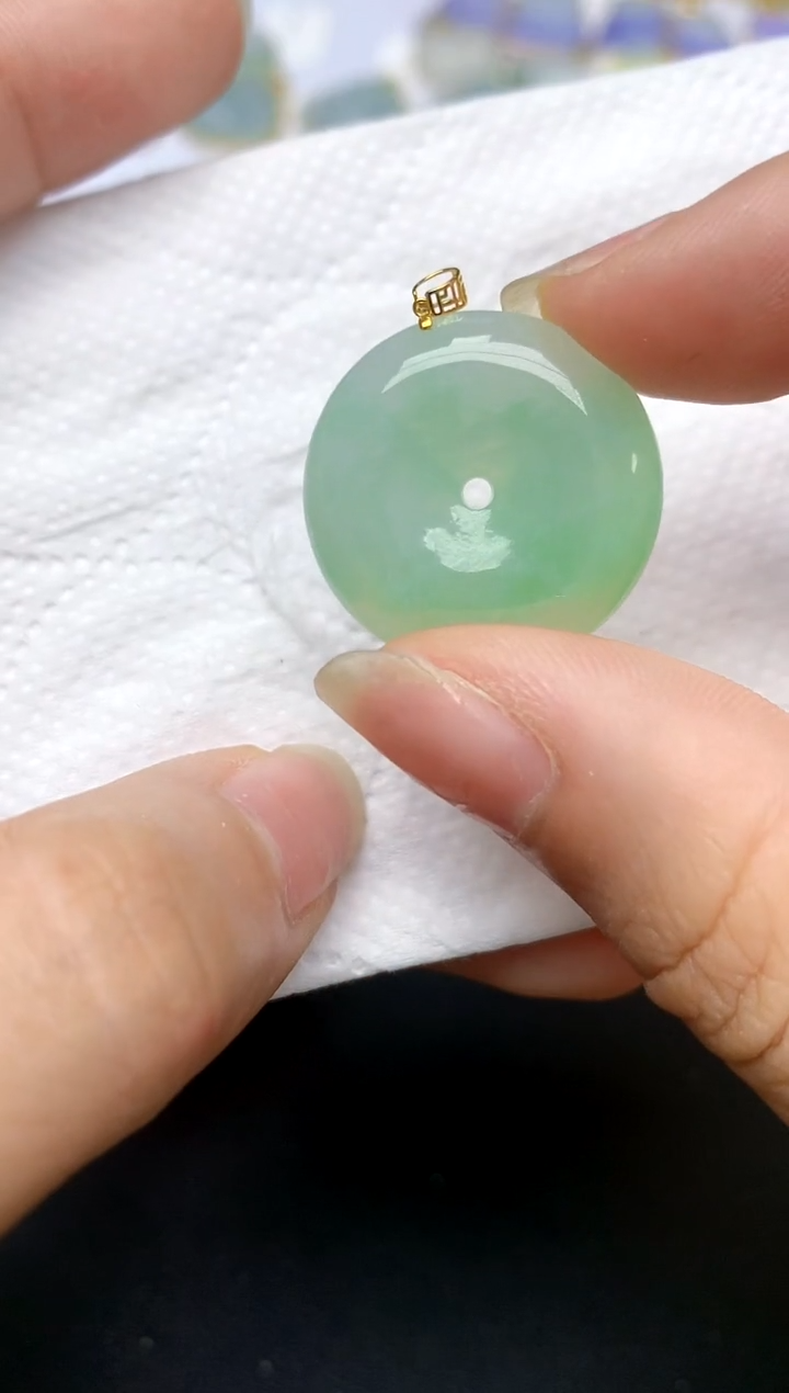 翡翠18K金镶嵌颈饰天然A货翡翠