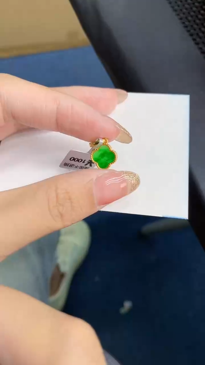 【闪购商品】翡翠银S925镶嵌颈饰            8