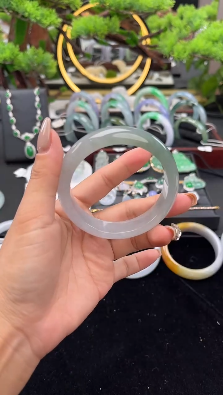 未镶嵌手镯翡翠手镯