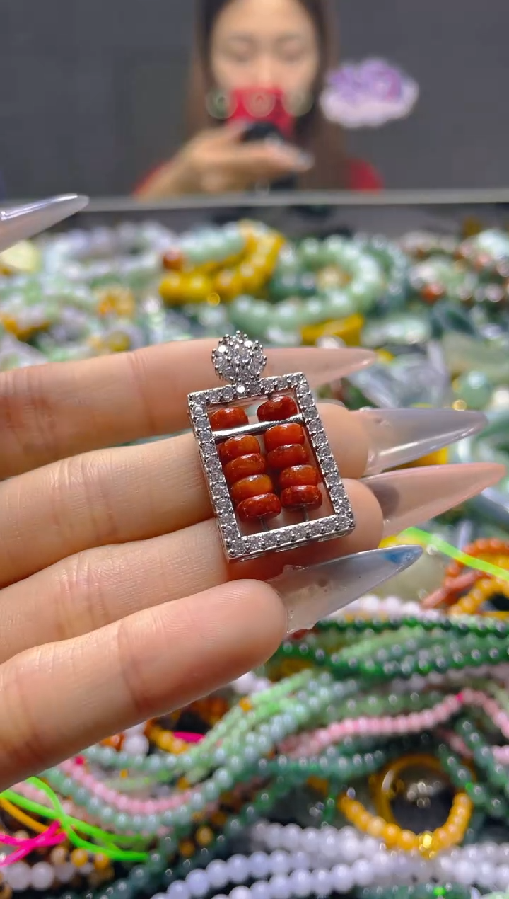 颈饰未镶嵌翡翠/U/翡翠A货，一件也是批发价