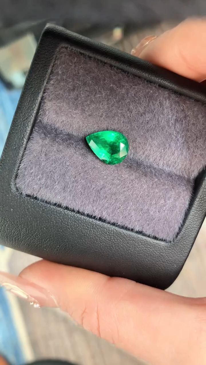 裸石未镶嵌祖母绿2.55克拉VVG