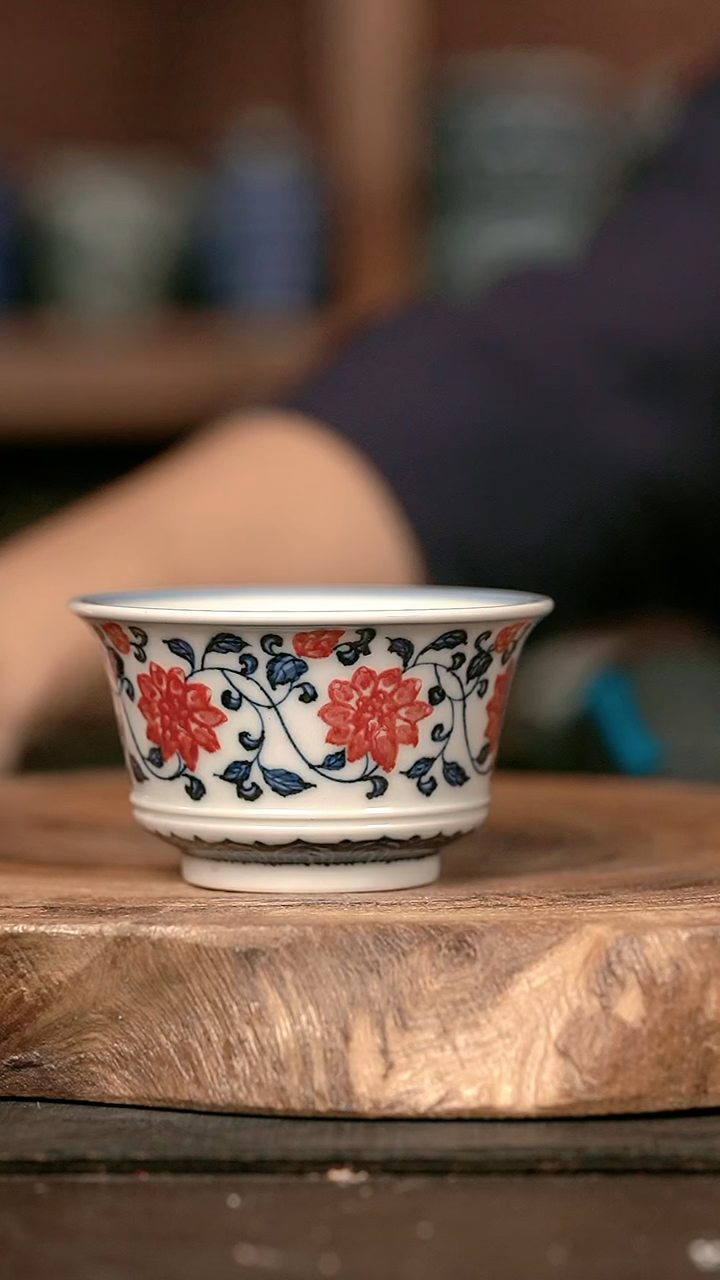 手绘手绘手绘高温现代瓷  气   缠枝花卉马蹄杯90cc