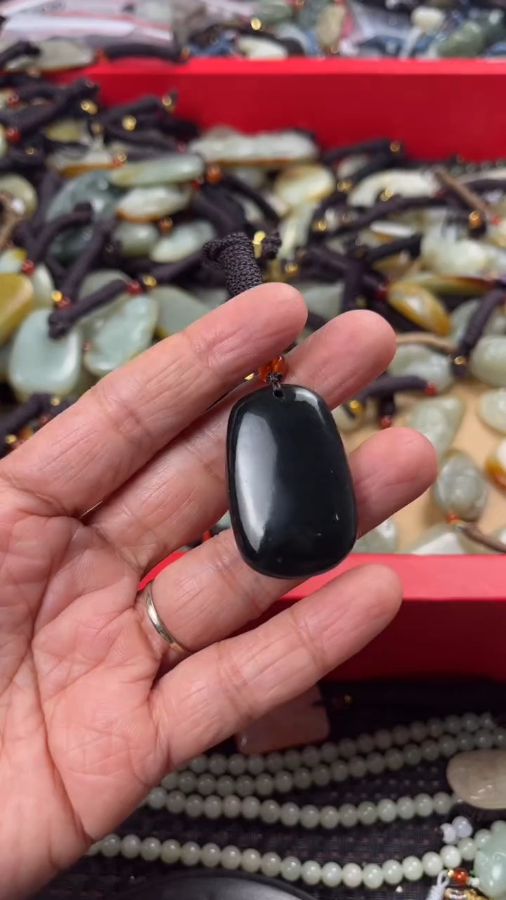 【闪购商品】和田玉颈饰未镶嵌多样性发货没有证书拍一发一有瑕