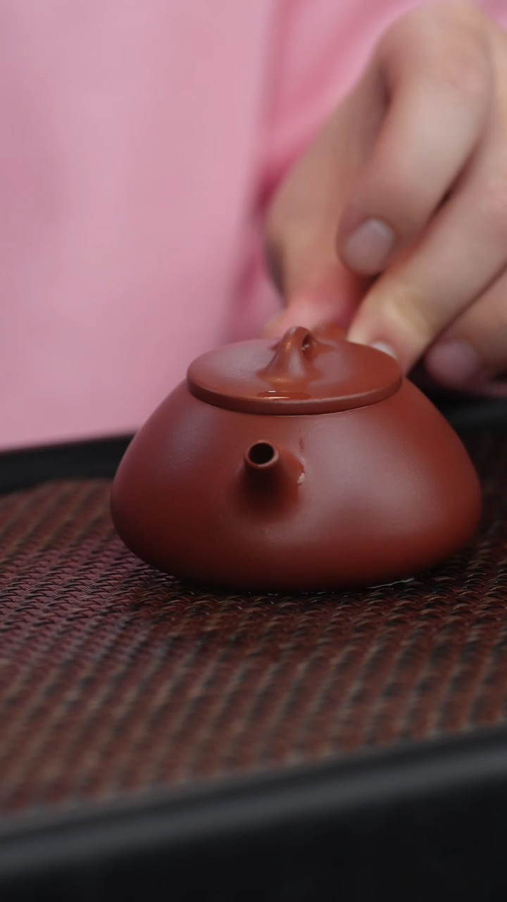 【闪购商品】宜兴紫砂原矿半手石瓢红皮龙100cc左右