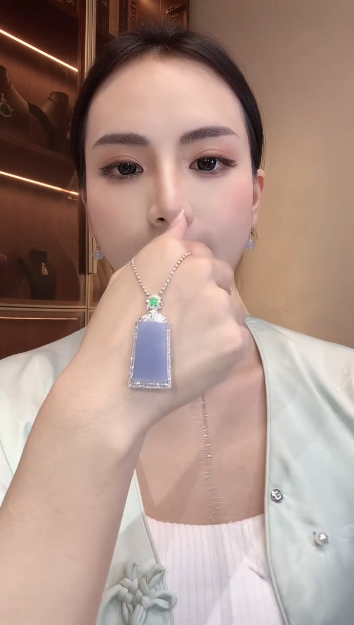 翡翠18K金镶嵌吊坠(不含链)C39紫货有一定色差