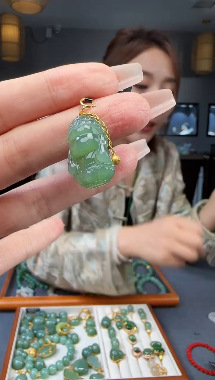 和田玉18K金镶嵌吊坠(不含链)1