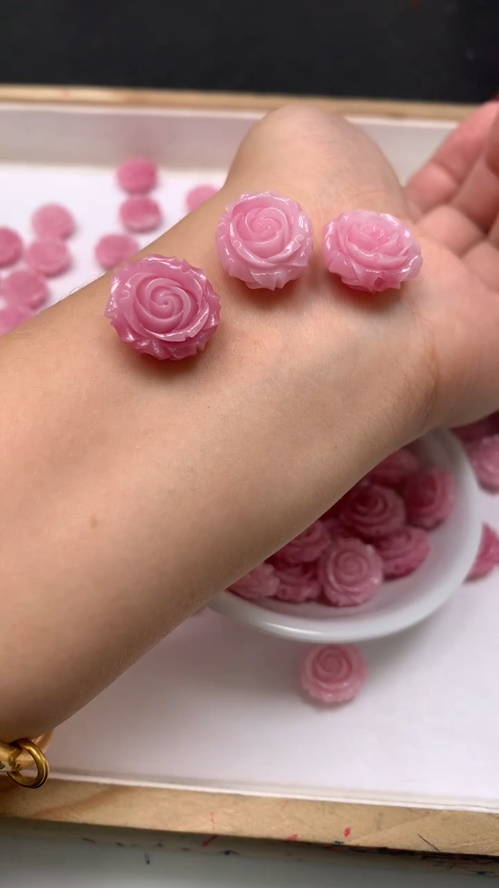 未镶嵌散珠拼合珍珠（马贝珠）A2076女皇贝 双面玫瑰16*8mm3个5.8元