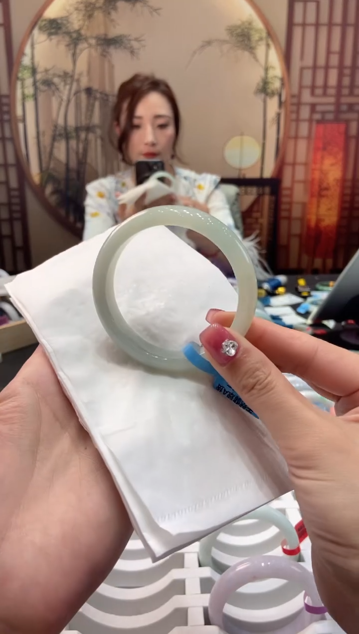 【闪购商品】翡翠手镯未镶嵌00006425