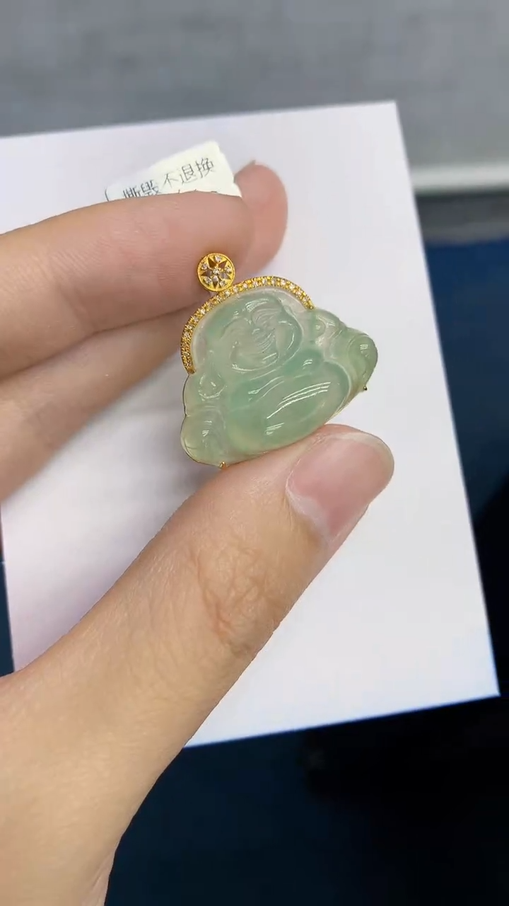 翡翠18K金镶嵌颈饰             1