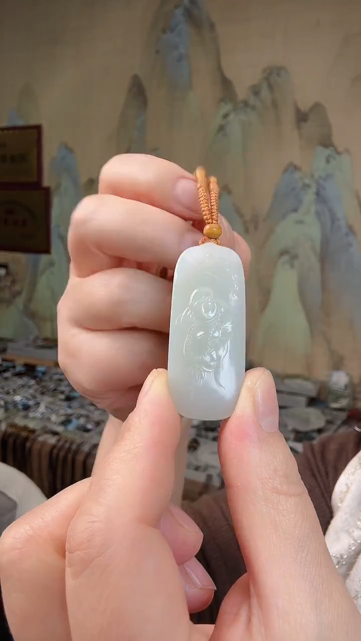 颈饰未镶嵌和田玉.