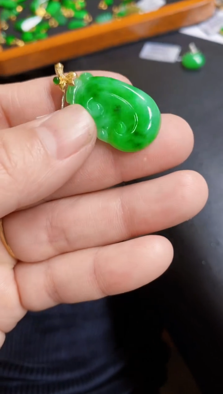 【闪购商品】翡翠颈饰未镶嵌吊坠