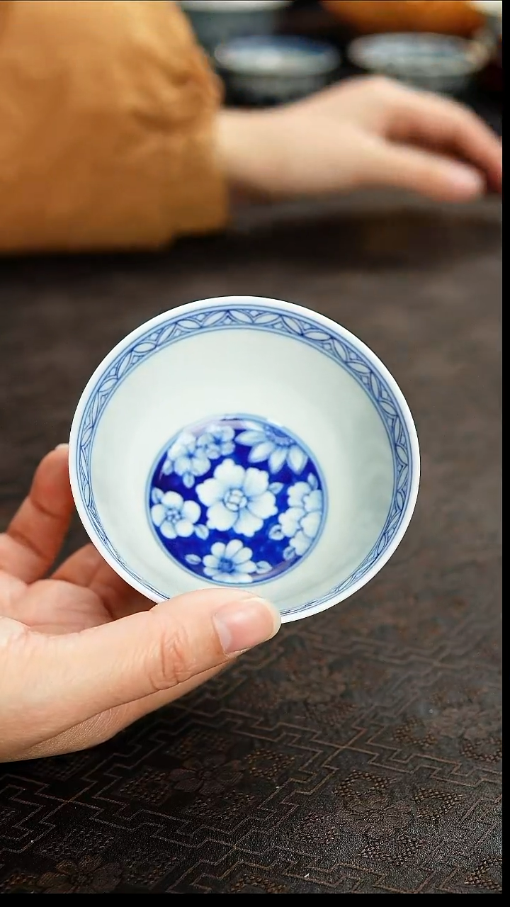 陶瓷一吖陶瓷红底万花杯