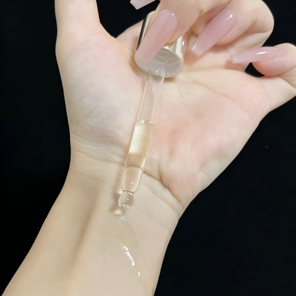 白色鱼样子的精华