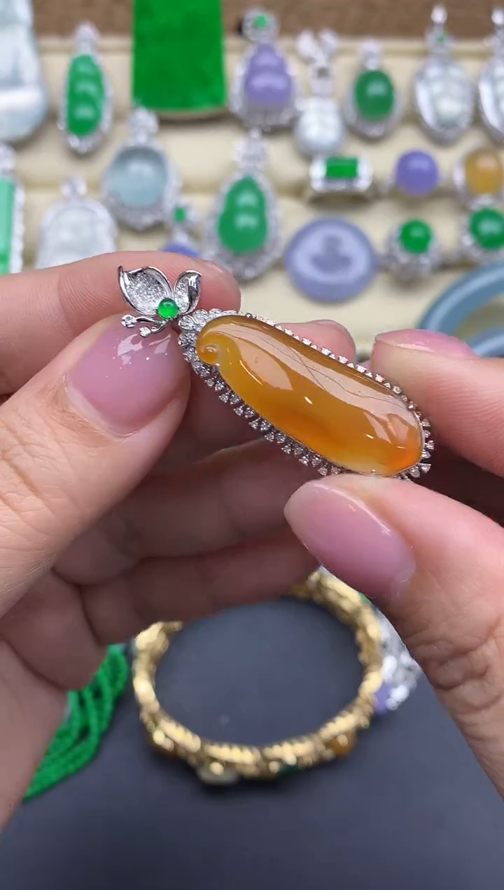 【闪购商品】翡翠颈饰18K金镶嵌360-中国好珍宝