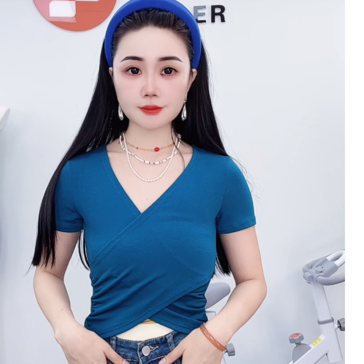 交叉V领不对称短袖褶皱T恤女士时尚流线短袖