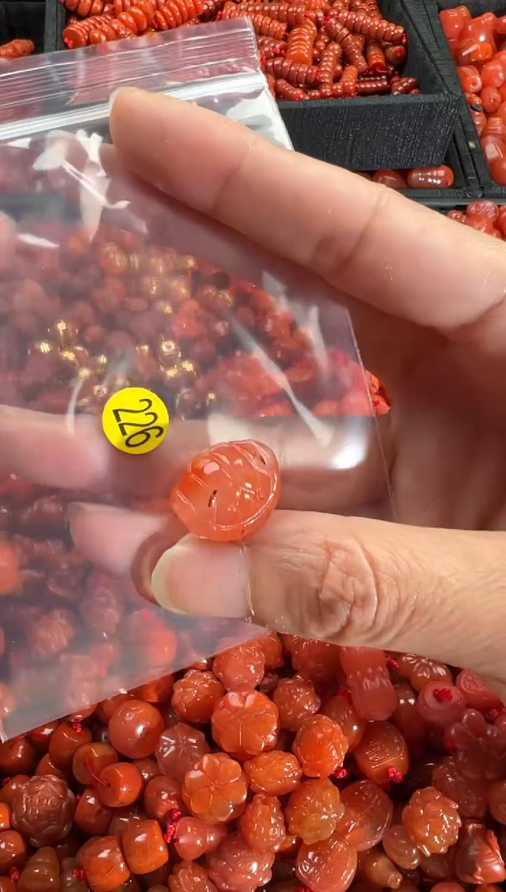 【闪购商品】南红玛瑙颈饰未镶嵌1