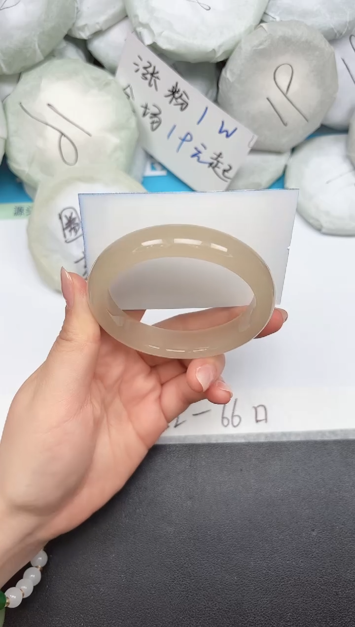 未镶嵌手镯石英质玉A305/56..5