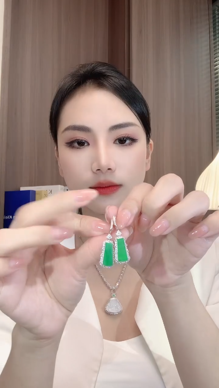 翡翠18K金镶嵌耳饰C36