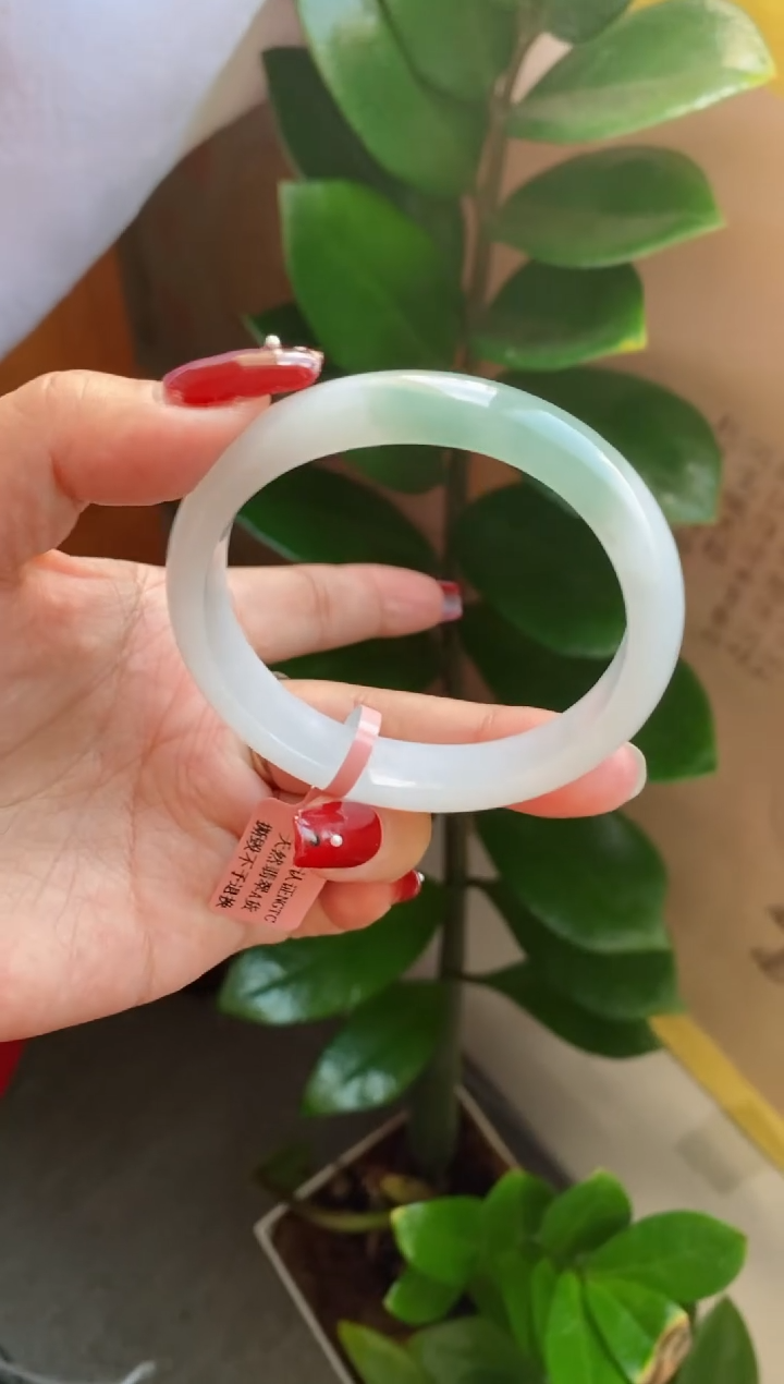【闪购商品】翡翠手镯未镶嵌（冰胶半山水）贵妃9号
