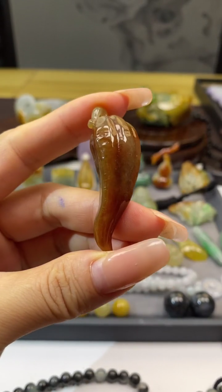 翡翠挂件未镶嵌翡翠红翡辣椒