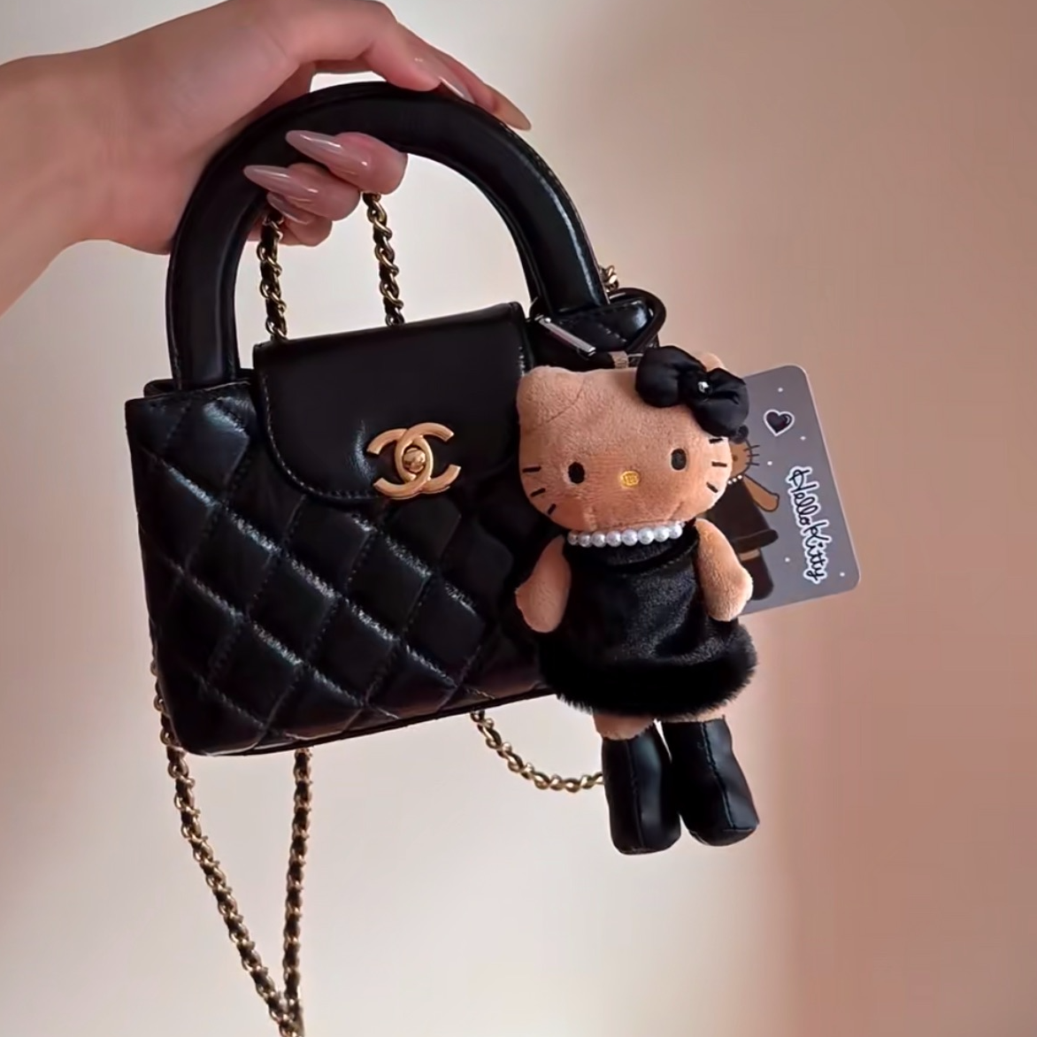 【东京限定】HelloKitty黑皮珍珠长腿Kitty钥匙扣黑皮hellokitty