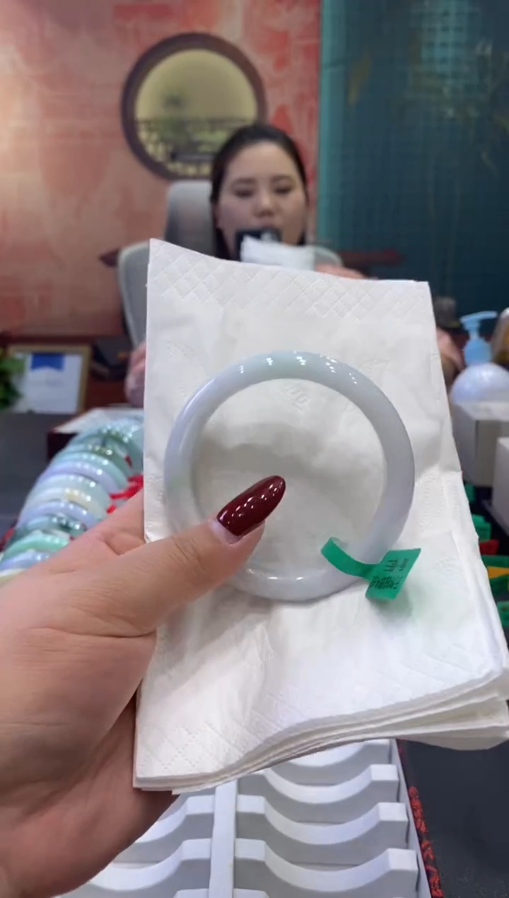 【闪购商品】翡翠手镯未镶嵌多人0002045