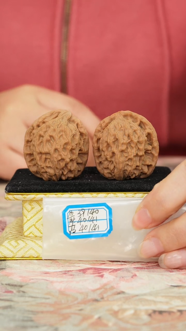 【闪购商品】文玩核桃把件非嫁接北京鹰嘴微修