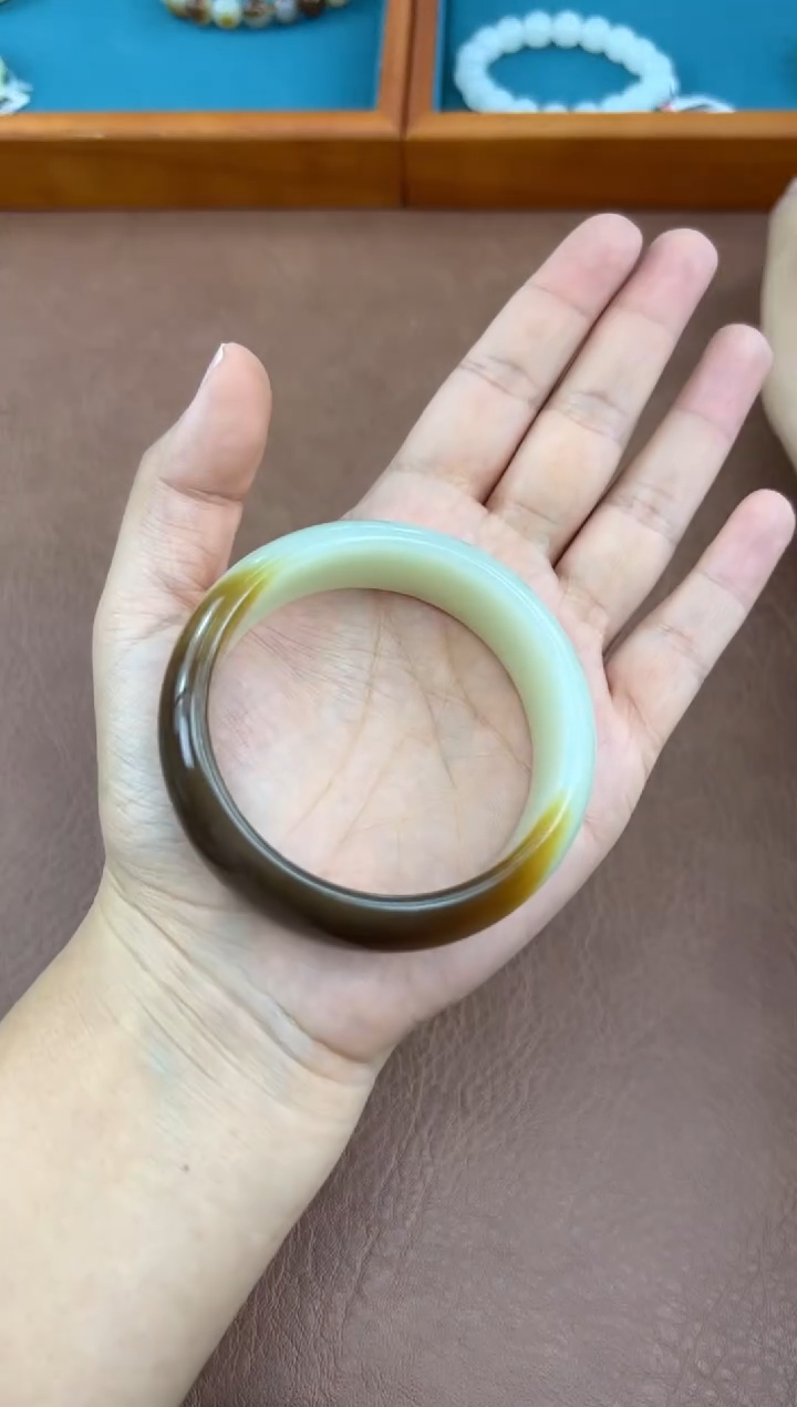 未镶嵌手镯和田玉时**梭和田玉且末金山糖白手镯58圈口