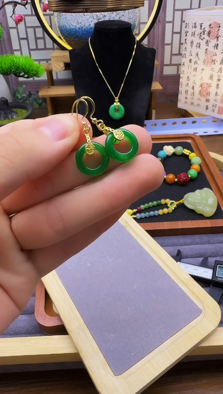 翡翠14K金镶嵌耳饰E445