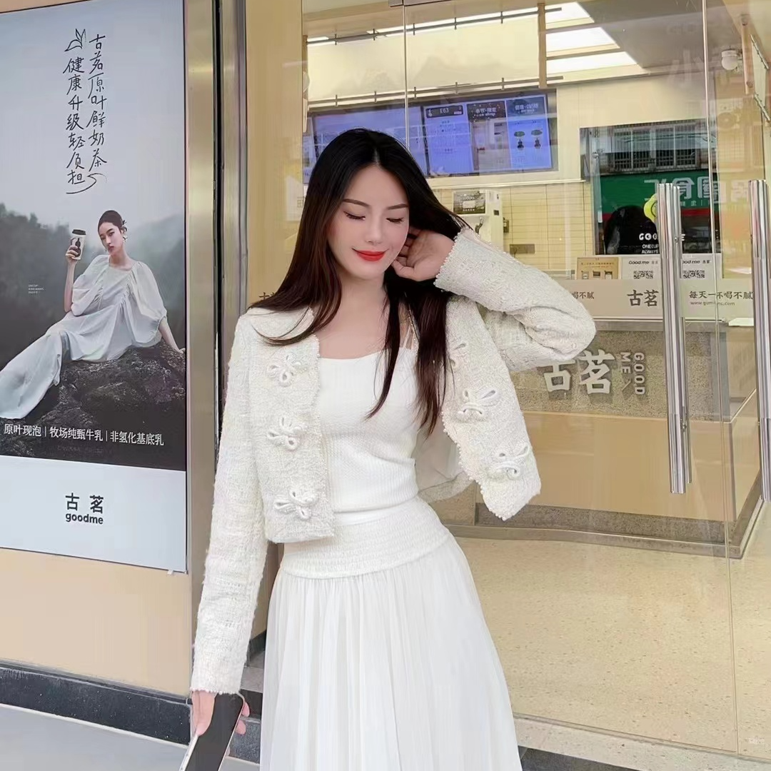 时尚钉珠工艺小香风气质外套