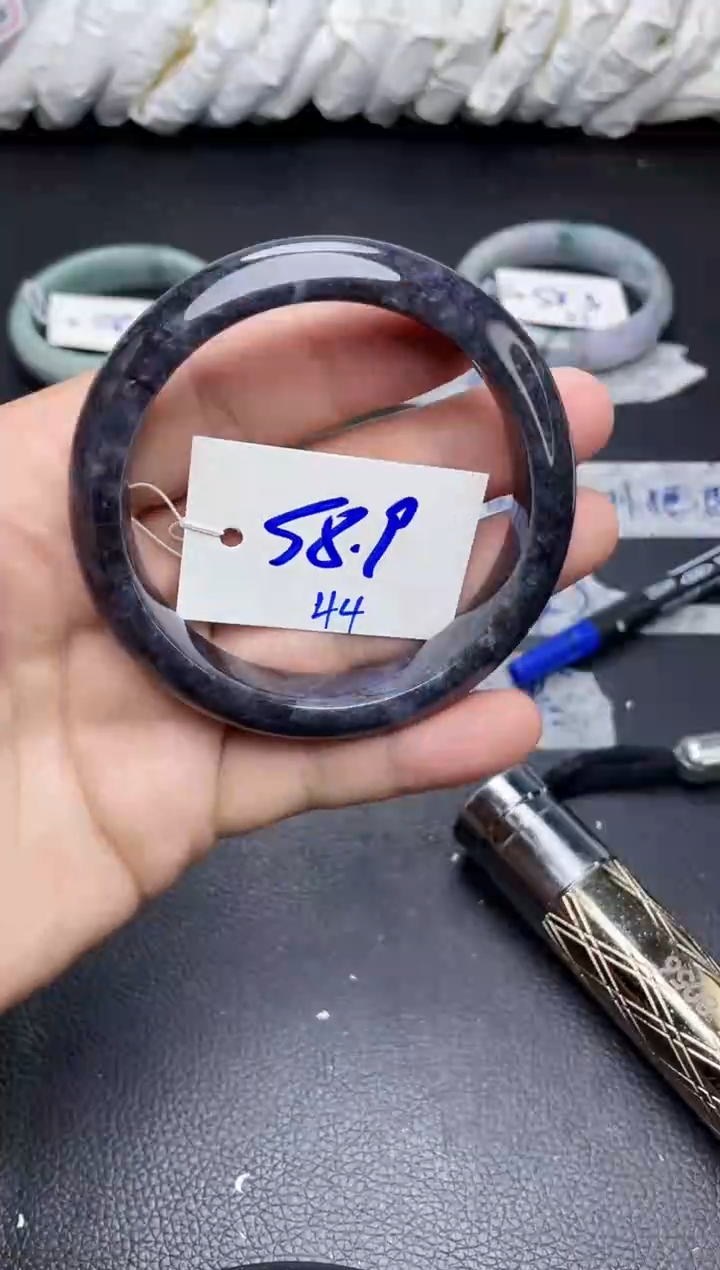 未镶嵌手镯翡翠44