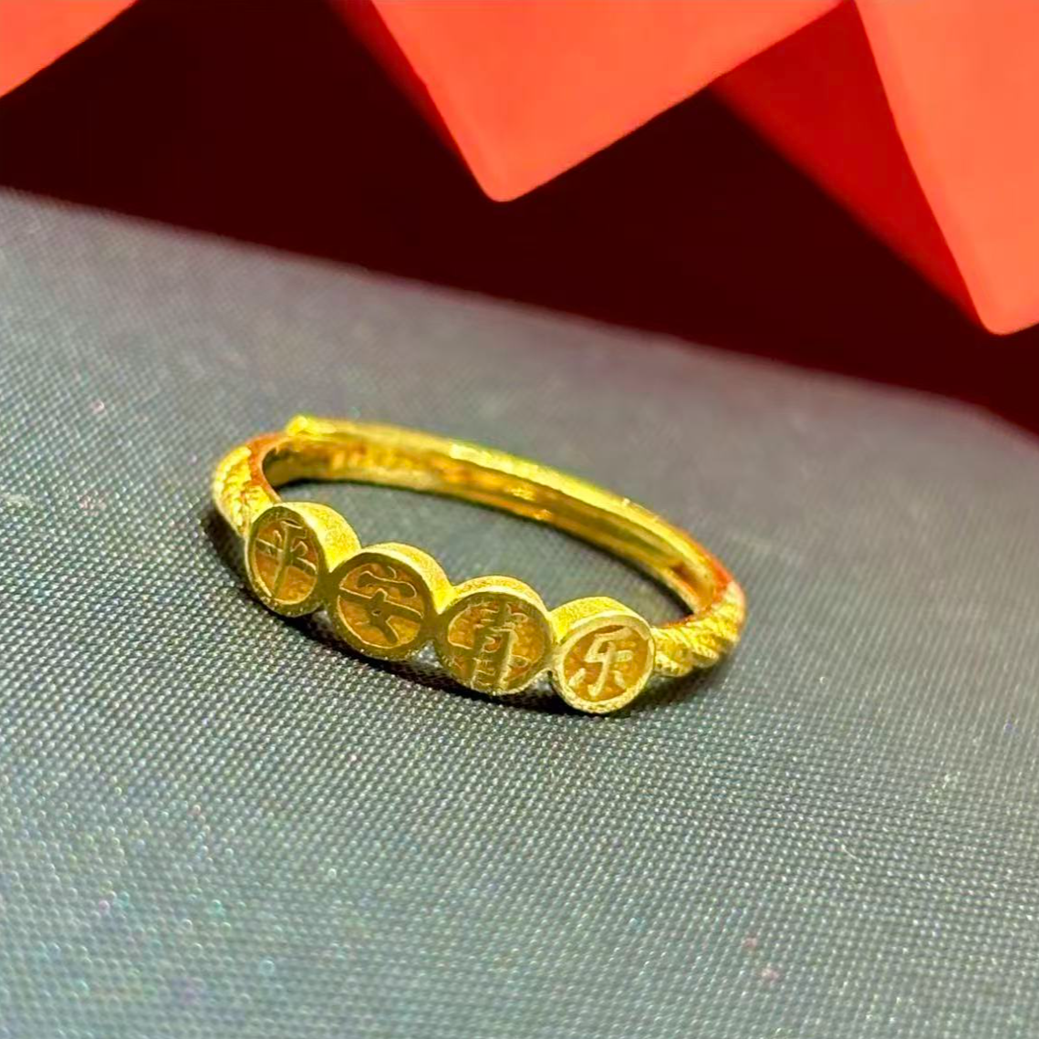 Chow Tai Seng/周大生平安喜乐足金戒指送女友圣诞节礼物