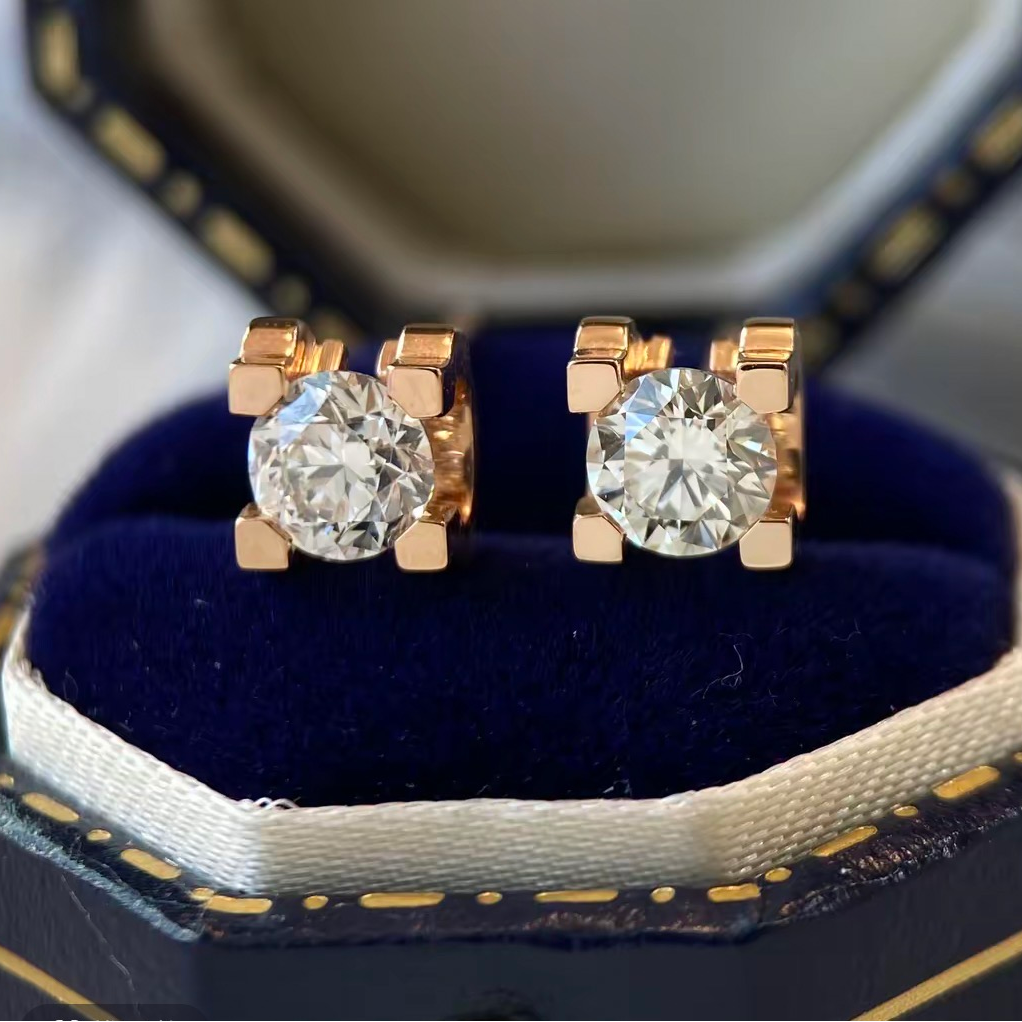 金钻家 18K金【牛头钻石耳钉】卡家牛头大气时尚百搭款式经典单钻