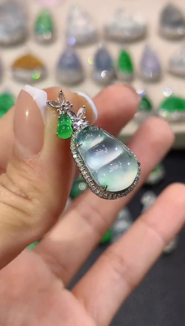 吊坠(不含链)18K金镶嵌翡翠D68