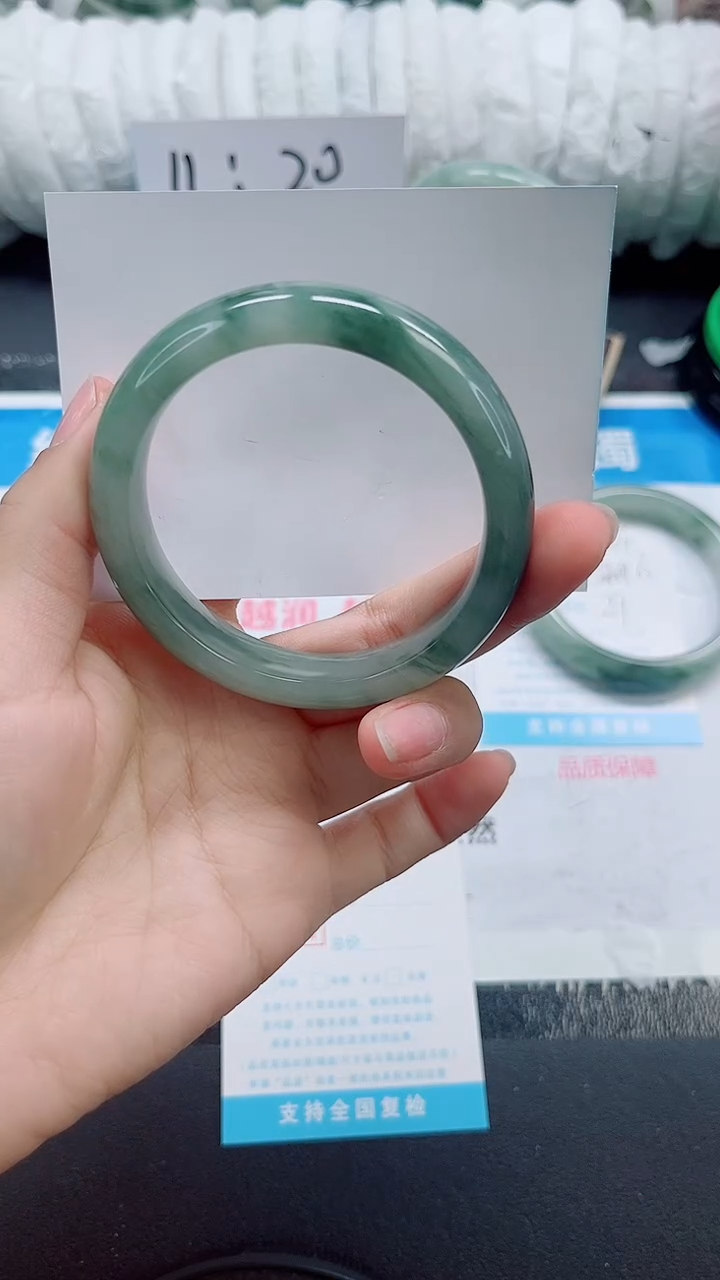 石英质玉手镯未镶嵌b205-57.9