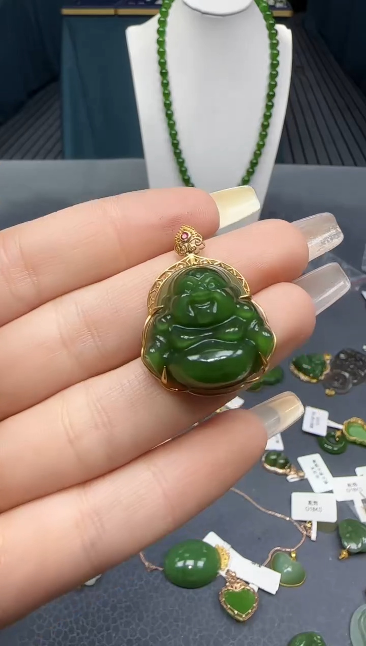 【闪购商品】和田玉挂件18K金镶嵌1