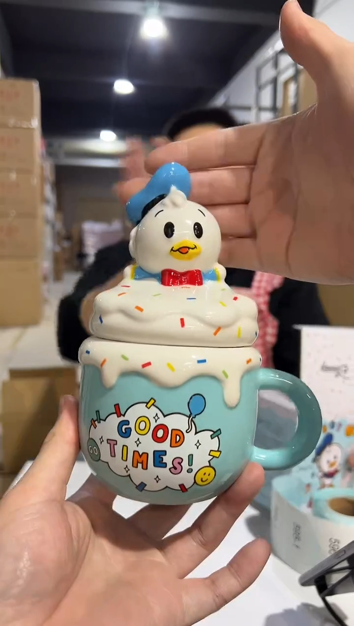 【闪购商品】杯原盒唐老鸭松松蛋糕水杯