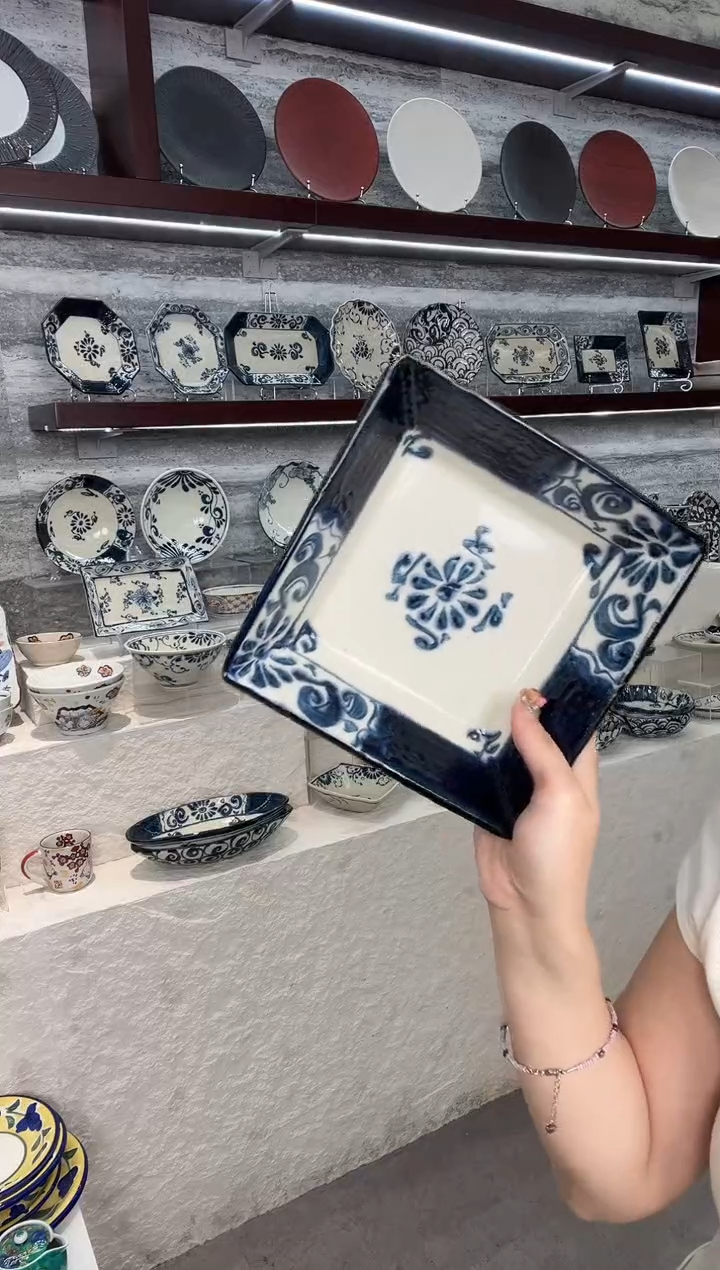 瓷宗山四方钵-蓝菊