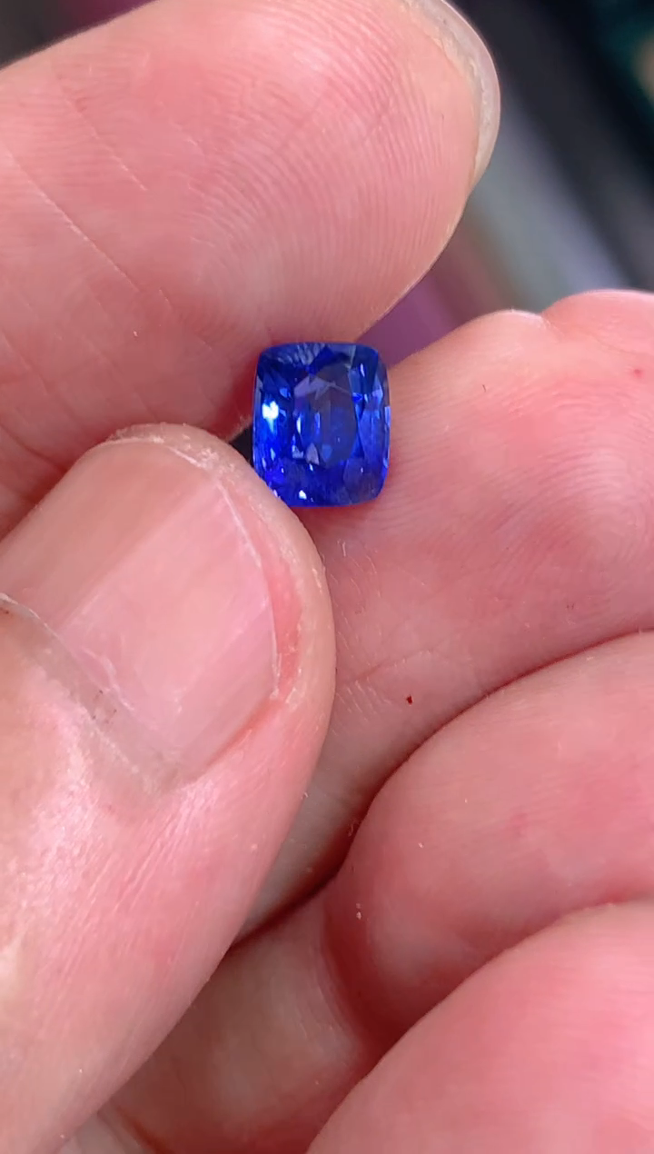 【闪购商品】蓝宝石裸石未镶嵌1.58CT   缅甸无烧皇家蓝