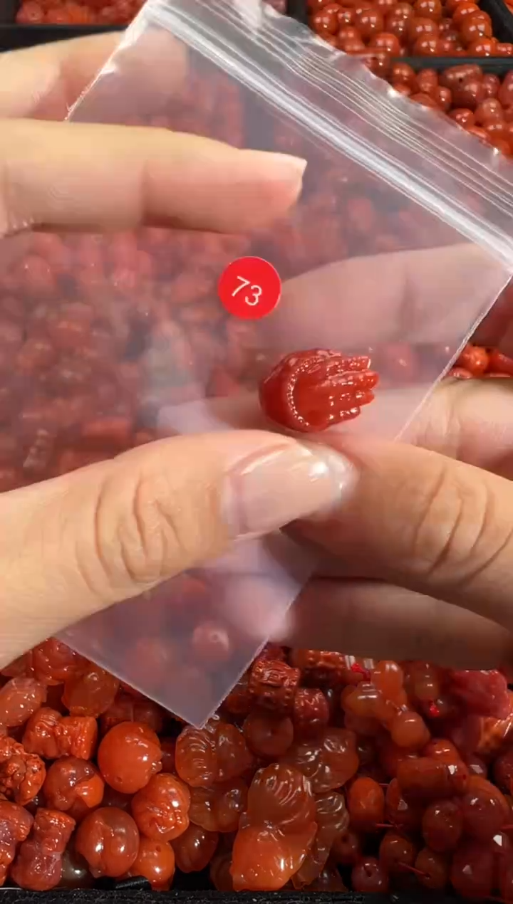 颈饰未镶嵌南红玛瑙1