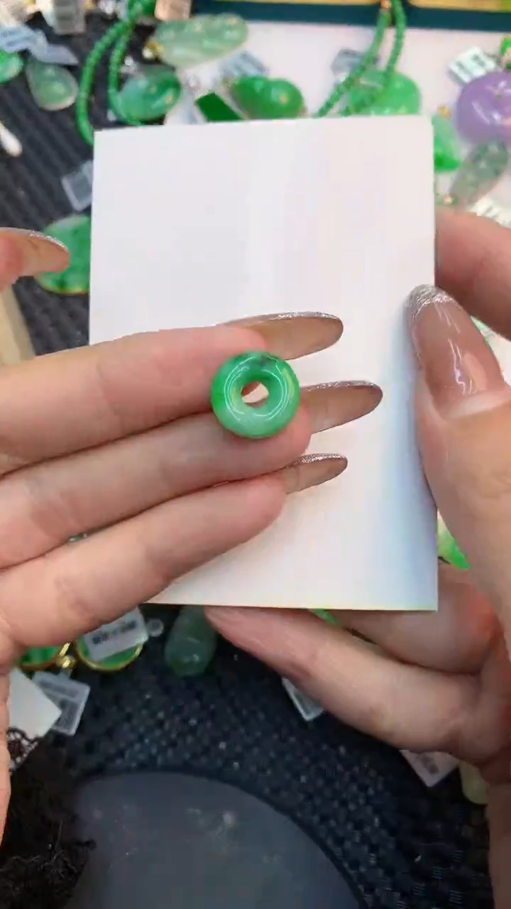 颈饰未镶嵌翡翠1