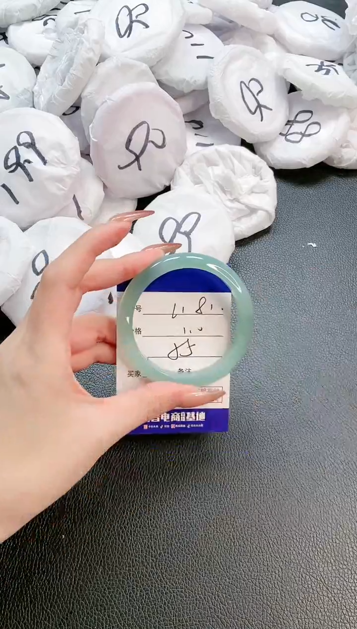 【闪购商品】石英质玉手镯未镶嵌 15L181-55