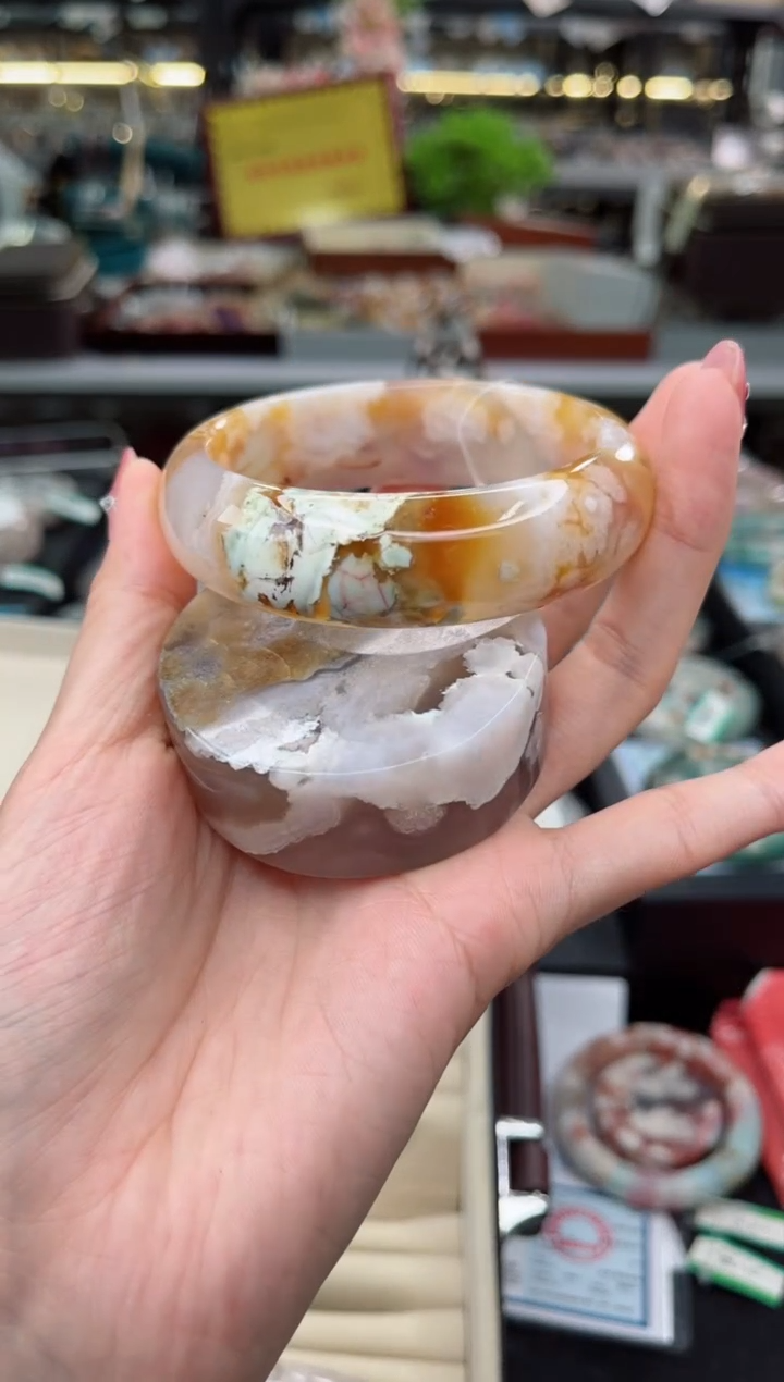 【闪购商品】石英质玉手镯未镶嵌59圈口（赠品镯心）6505242