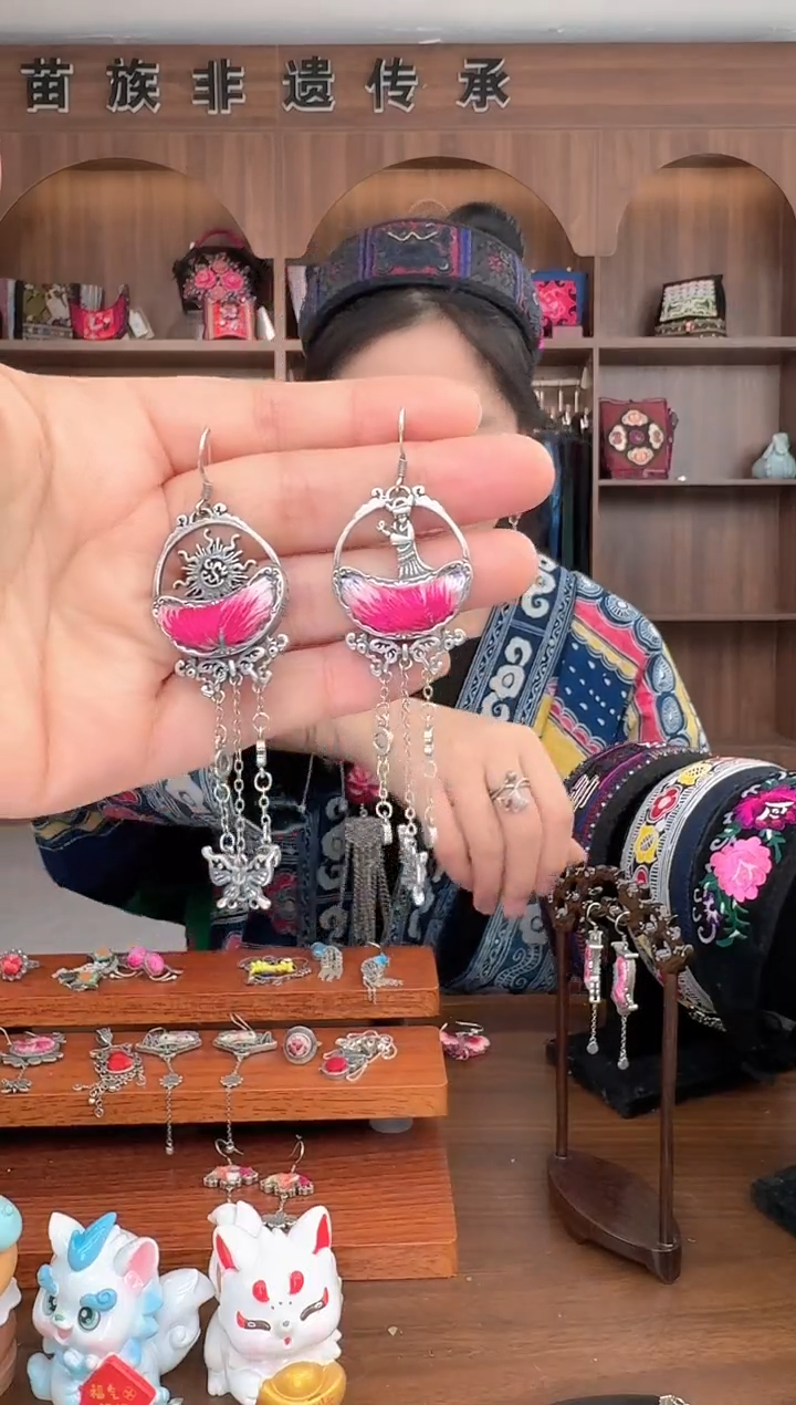 【闪购商品】织绣扶光苗绣传承68