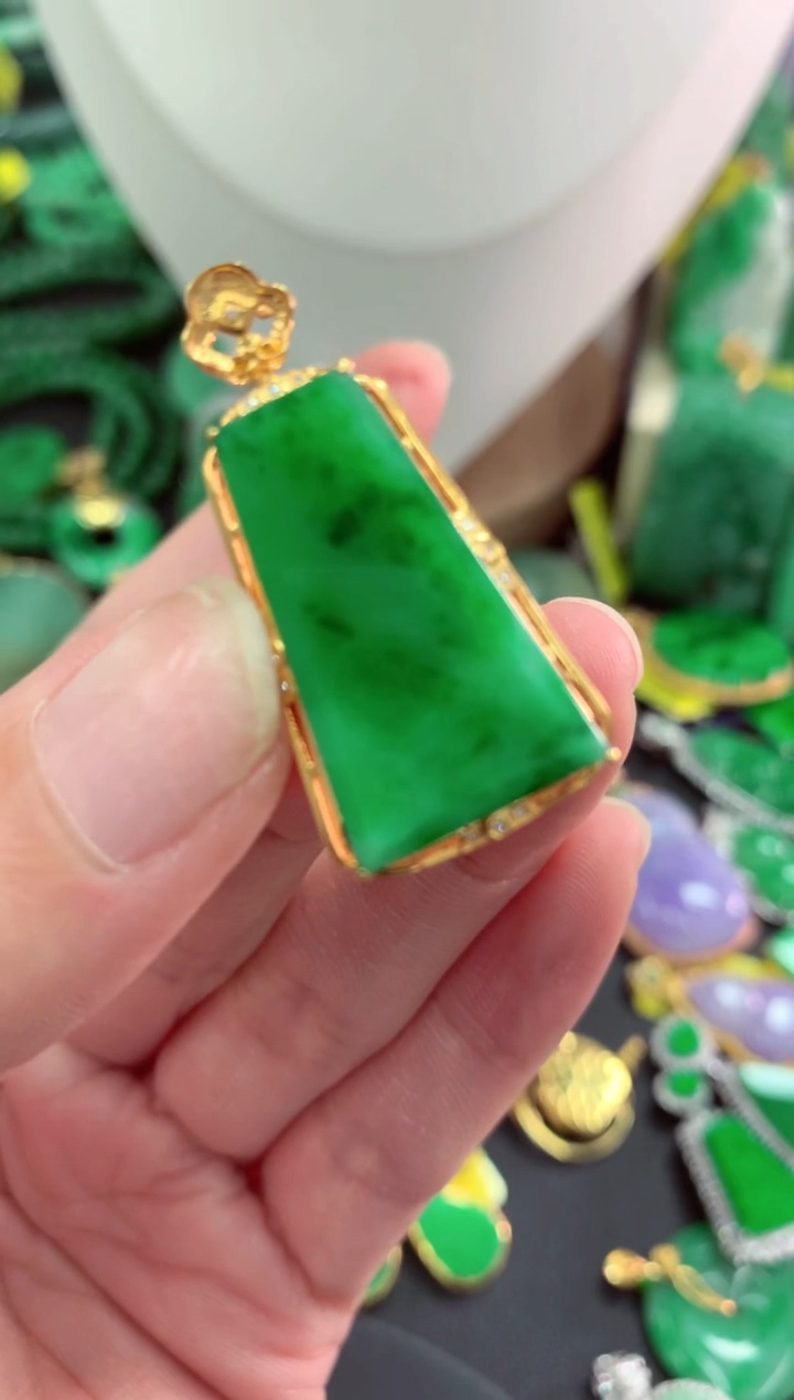 吊坠(不含链)18K金镶嵌翡翠天然缅甸翡翠A货