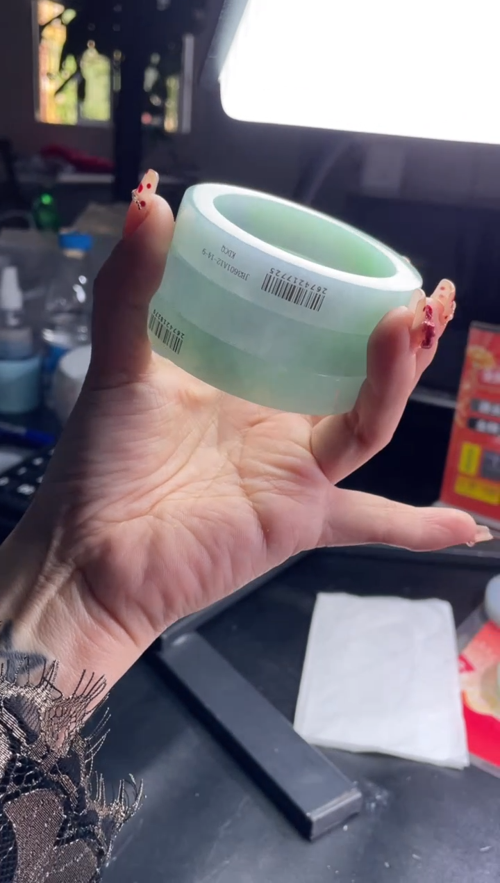 【闪购商品】定制翡翠手镯未镶嵌手镯DDH/发一件