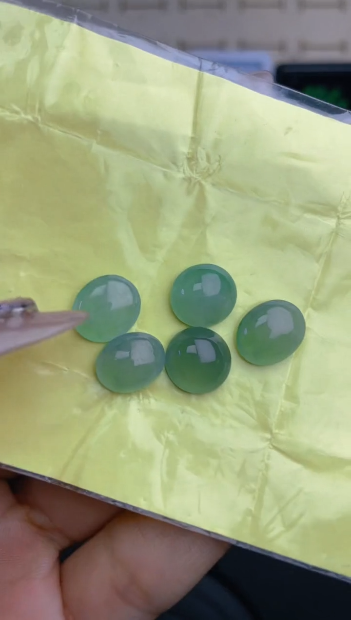 定制翡翠未镶嵌天然翡翠蛋面25